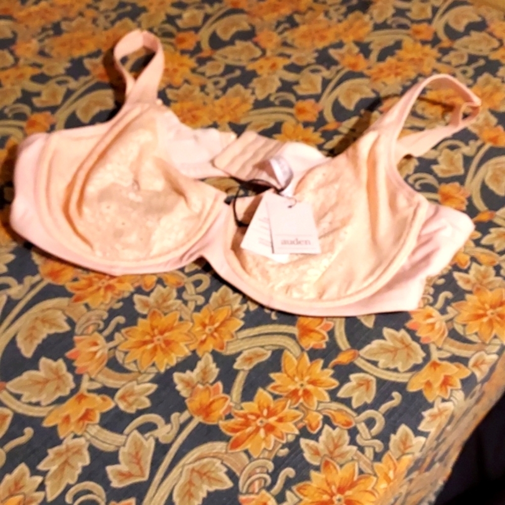 Auden pink bra NWT, 42c but fits more like a 38-40c